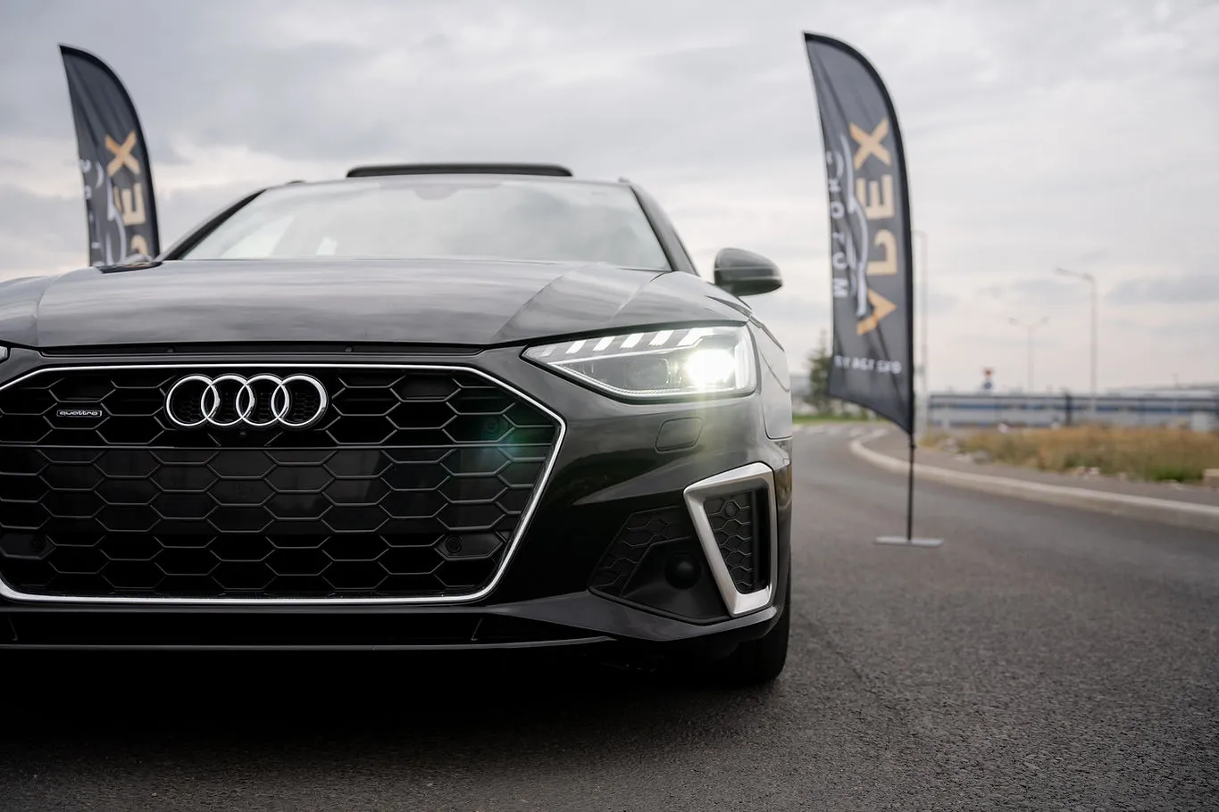 Audi A4 Avant 40 TDI quattro S tronic S line 2023, negru